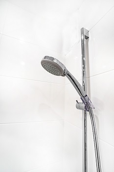 Dušo galvutė, reguoluojantis aukštį laikiklis, stovas - Croma Vokietija